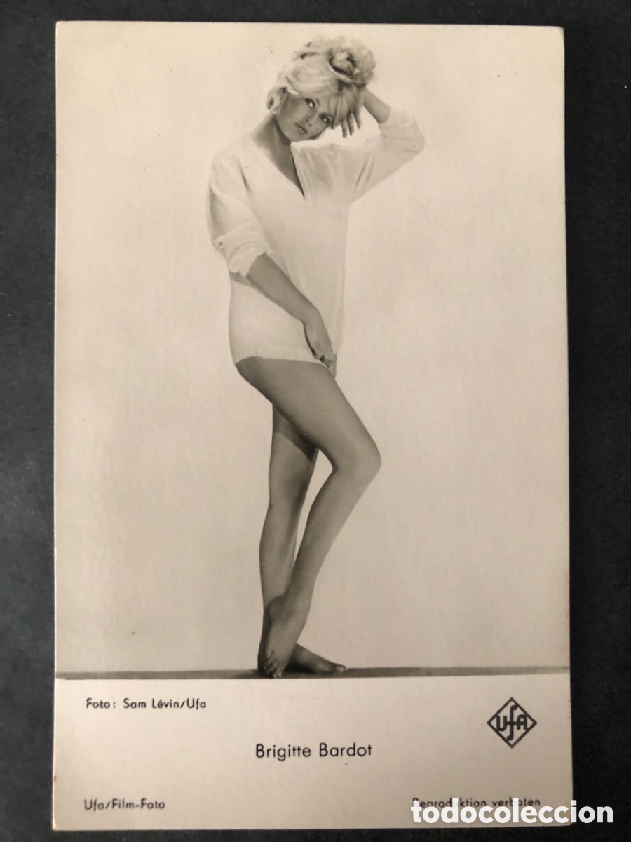 Cine: Antigua tarjeta postal de Brigitte Bardot