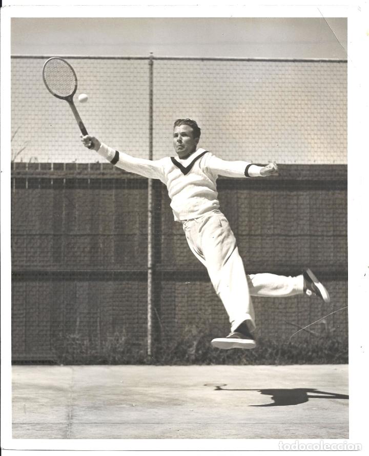 Cin&eacute;ma: F34470 DICK POWELL TENIS FOTO B/N ORIGINAL AMERICANA FOTOGRAFO MUKY