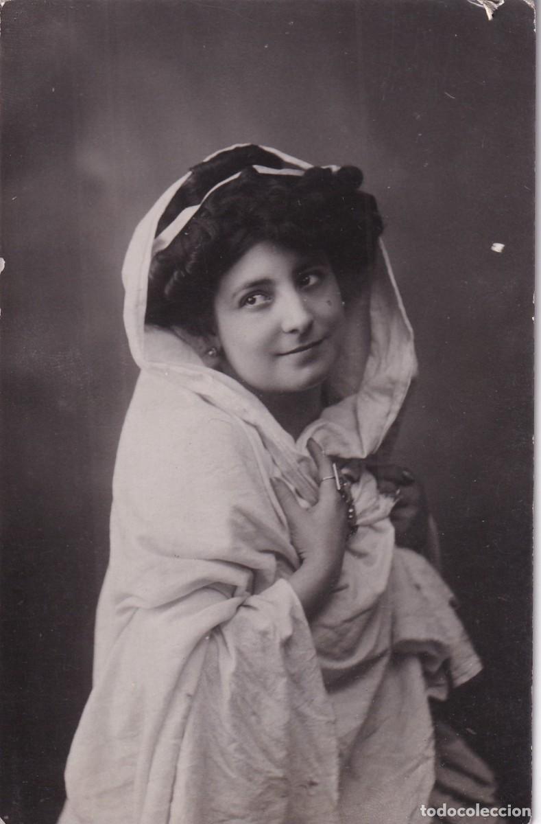 Cinema: Postal fotogr&aacute;fica de la artista, cupletista Pepita Sevilla. No figura fot&oacute;grafo. Reverso en blanco.
