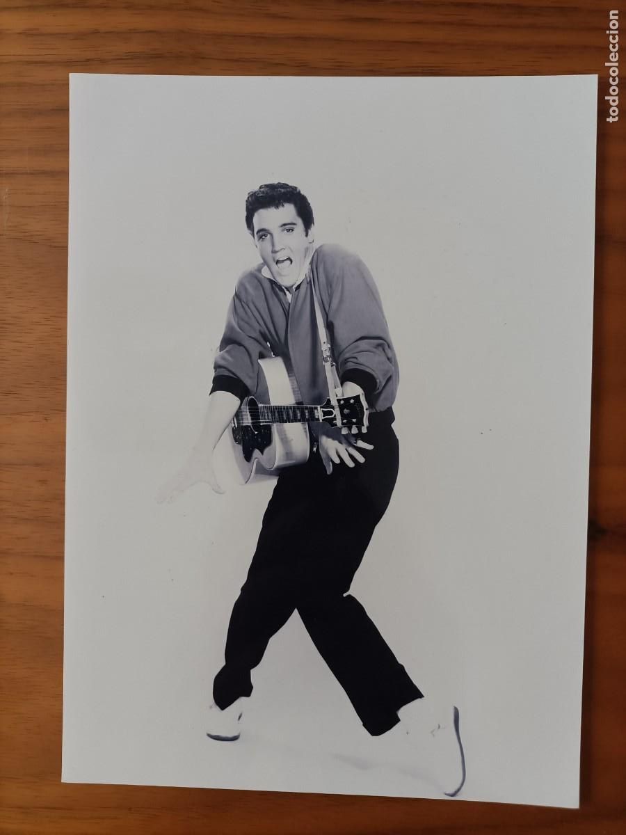 Cine: ELVIS PRESLEY FOTO EN UNA ACTUACI&Oacute;N. 1958. 21X15 CTMS. NUEVA.