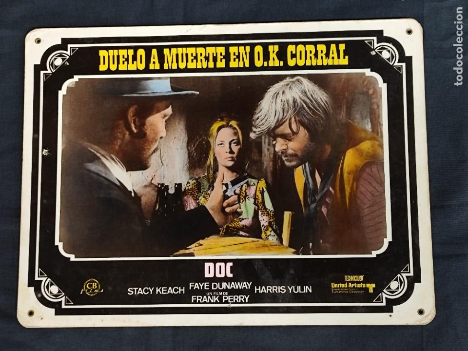 Cine: FOTOCROMO CARTON - DUELO A MUERTE EN OK CORRAL - FAYE DUNAWAY - 38,5 CM X 29 CM -