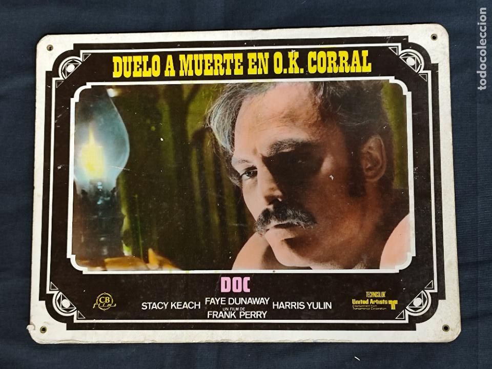 Cine: FOTOCROMO CARTON - DUELO A MUERTE EN OK CORRAL - FAYE DUNAWAY - 38,5 CM X 29 CM -