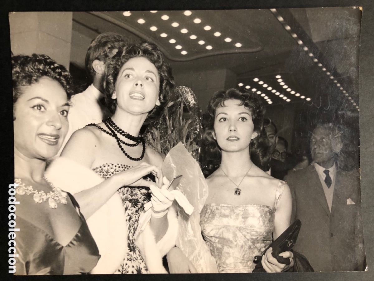 Cine: Foto original de aurora bautista Lola flores y sylvia Calder&oacute;n festival de cine Venecia 18 x 24 cm
