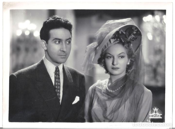 Cin&eacute;ma: FJC 0300 LUIS PRENDES LUCHY SOTO ROSAS DE OTO&Ntilde;O FOTO B/N ORIGINAL ESPA&Ntilde;OLA CIFESA