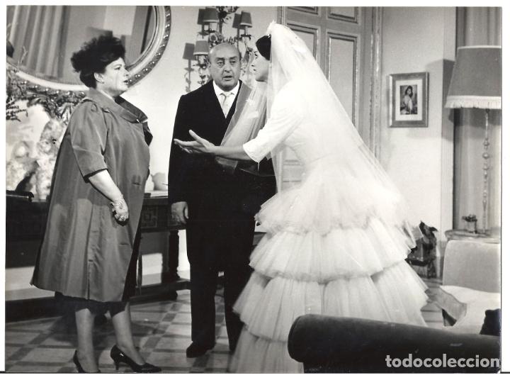 Cine: F34731 CONCHA VELASCO PEDRO PORCEL LA BODA ERA A LAS DOCE FOTO B/N ORIGINAL ESPA&Ntilde;OLA