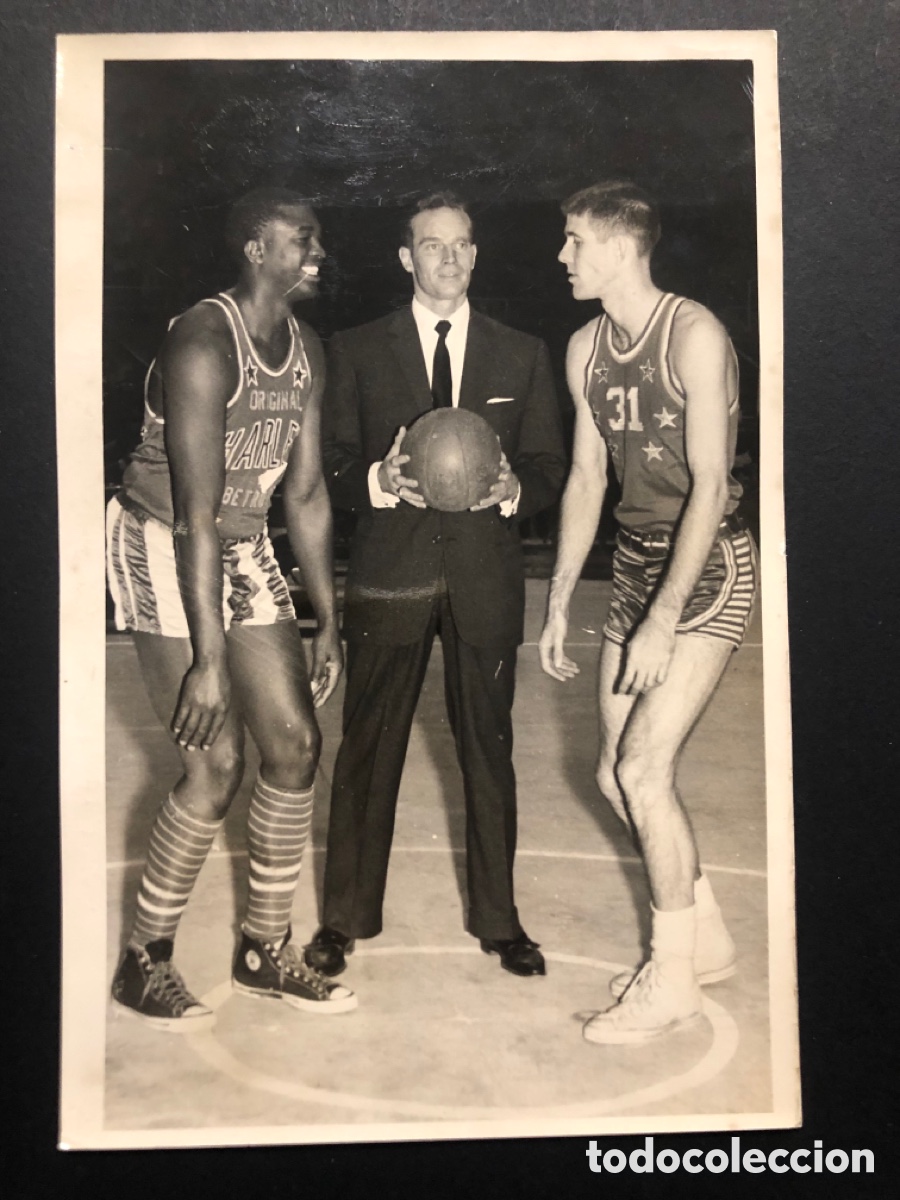 Cine: Foto original de charlton heston Ken brian y gipson jugadores baloncesto Harlem Globetrotters 1960