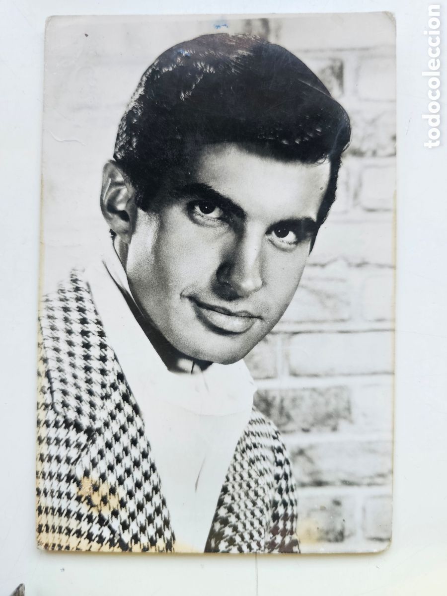 Cine: Postal del actor George Hamilton, de la Pel&iacute;cula Con el lleg&oacute; el esc&aacute;ndalo. Archivo Bermejo n&deg;7394