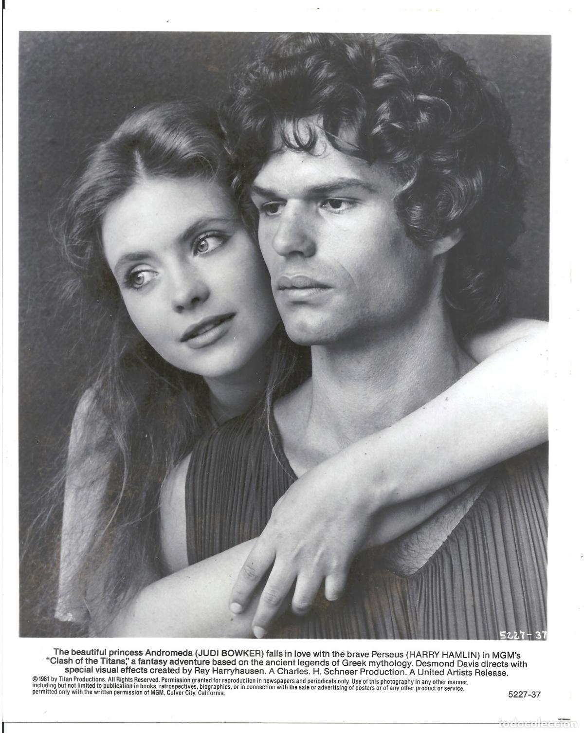Cine: FJC 0399 JUDI BOWKER HARRY HAMLIN FURIA DE TITANES FOTO B/N ORIGINAL AMERICANA