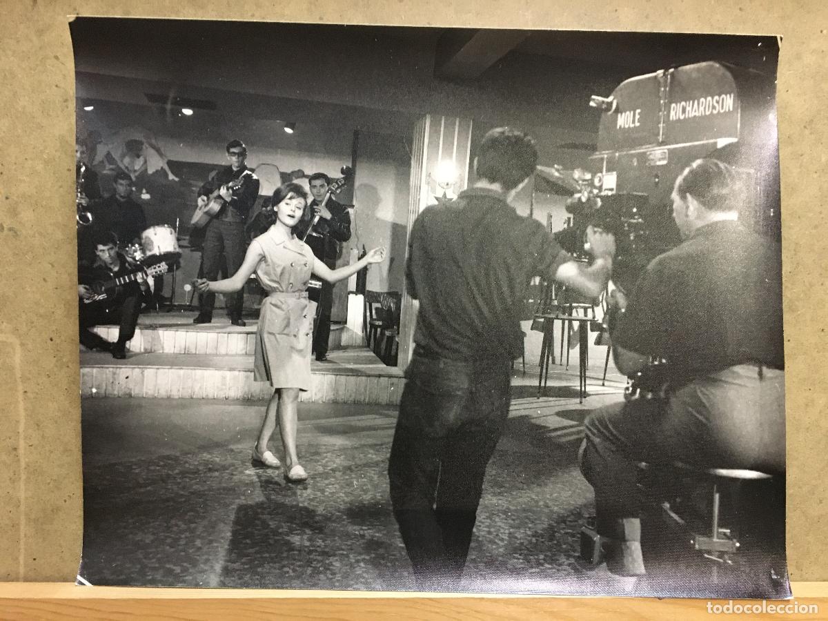 Cine: F35070 ROCIO DURCAL LA CHICA DEL TREBOL FOTO B/N ORIGINAL ESPA&Ntilde;OLA 24X30