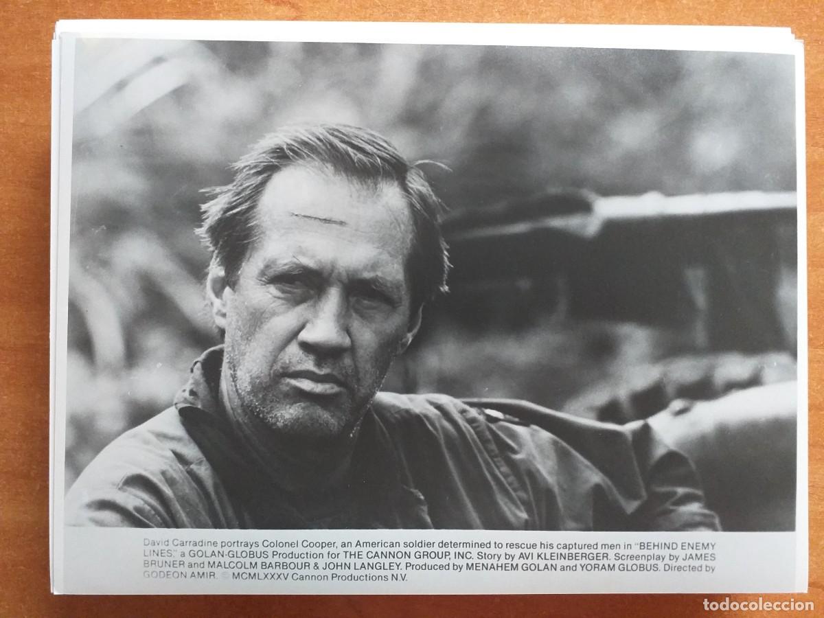 Cin&eacute;ma: FOTOGRAF&Iacute;A PEL&Iacute;CULA CON EL ACTOR CARRADINE - EN NEGRO