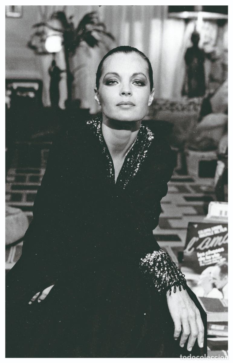 Cine: Sexy ROMY SCHNEIDER actress PIN UP postcard - Publisher RWP 2003 (24)
