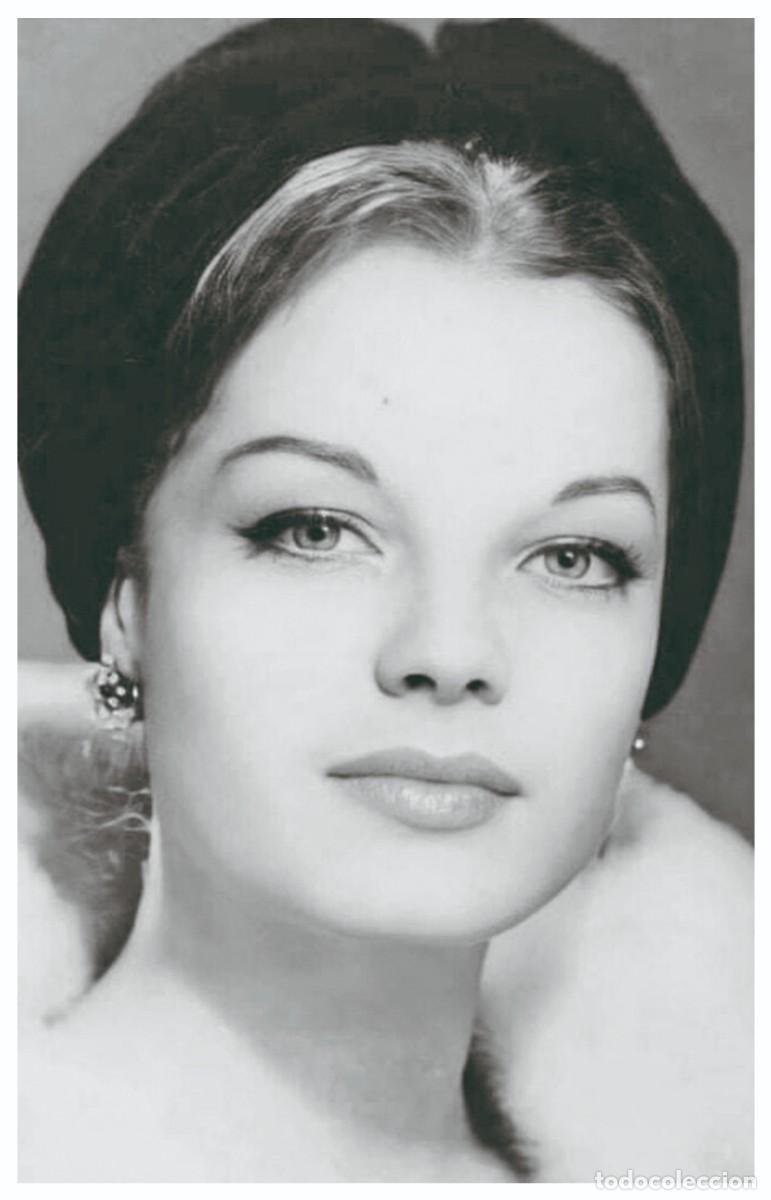 Cine: Sexy ROMY SCHNEIDER actress PIN UP postcard - Publisher RWP 2003 (21)