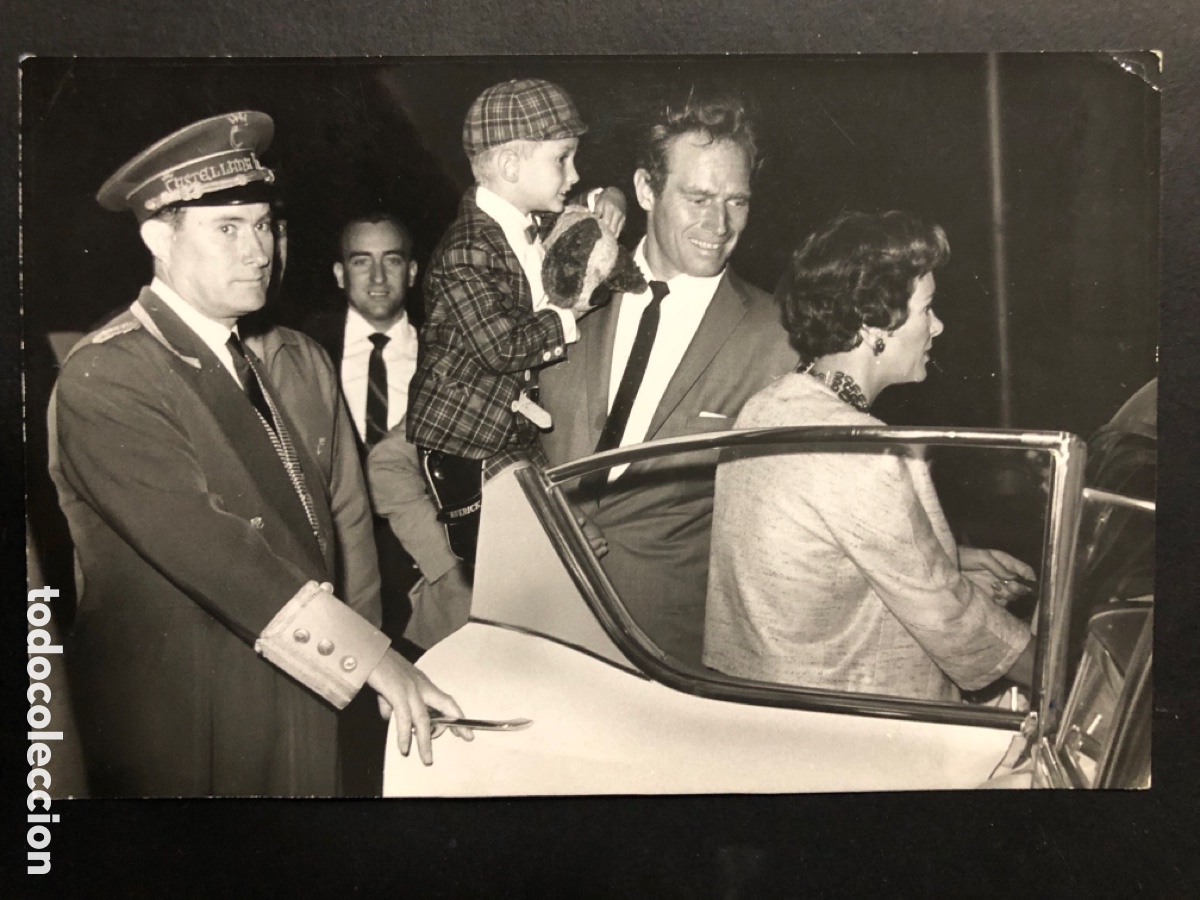 Cine: Foto original de charlton heston en la plaza mayor de madrid foto A Saiz