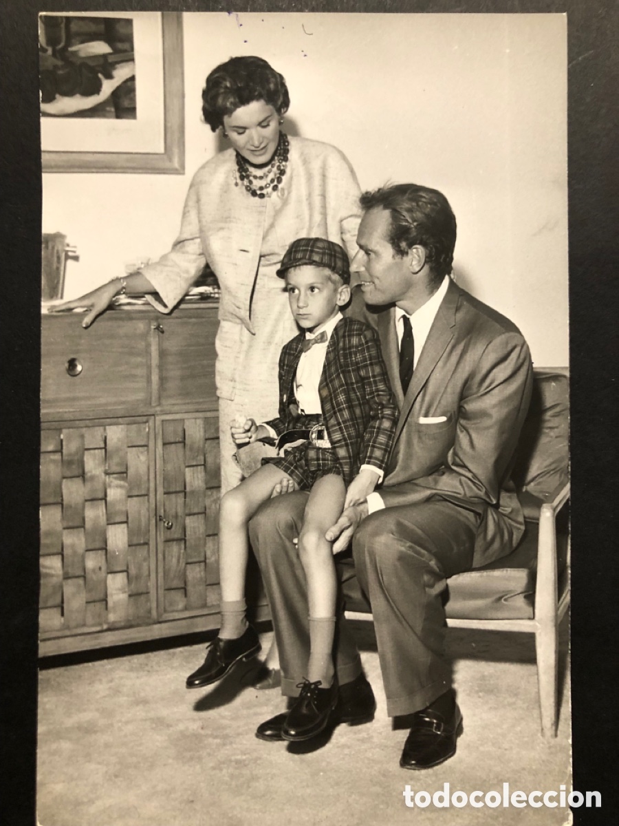 Cine: Foto original de charlton heston su esposa Lydia y su hijo