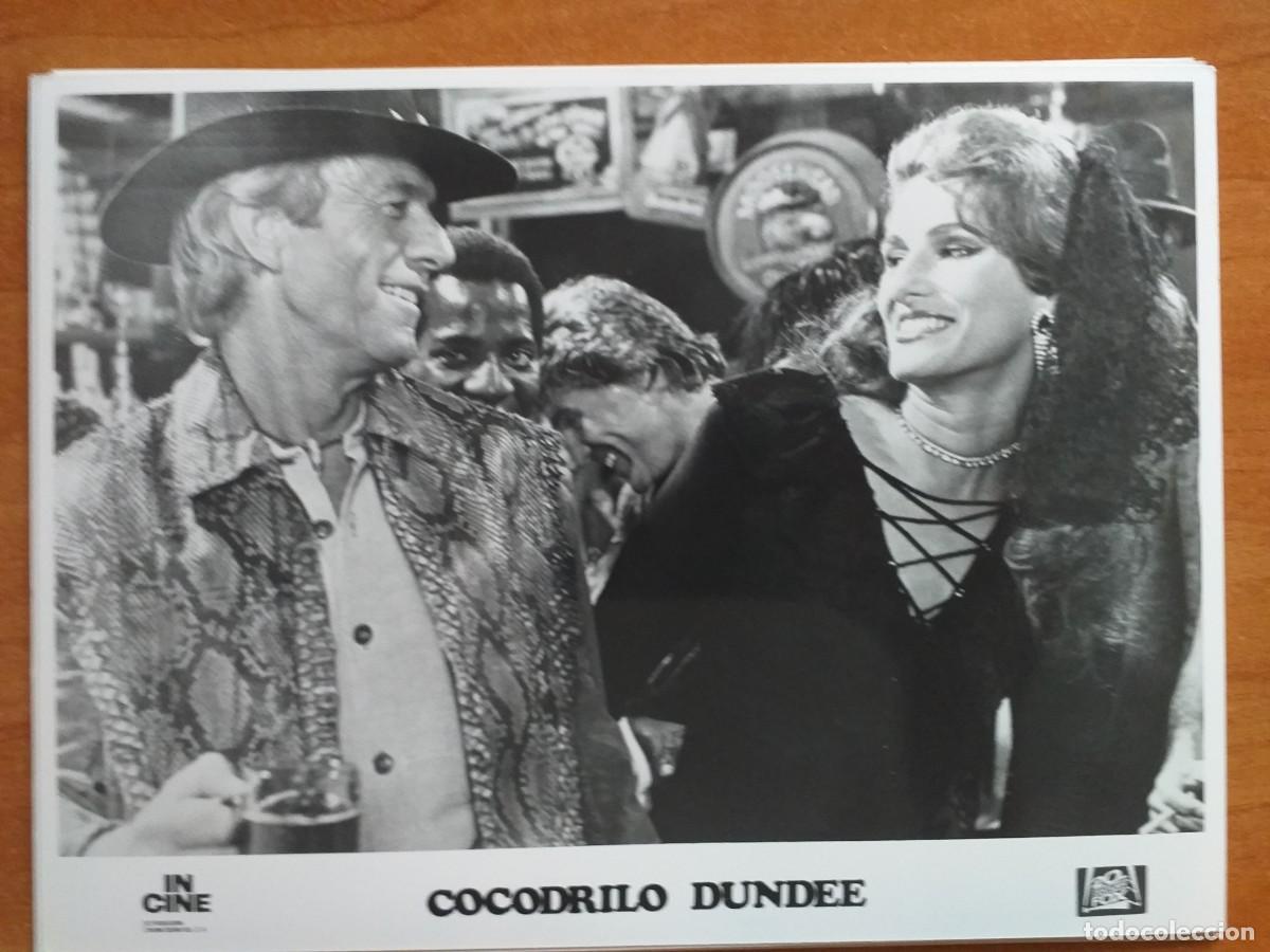 Kino: FOTOGRAF&Iacute;A PEL&Iacute;CULA -COCODRILO DUNDEE - EN NEGRO