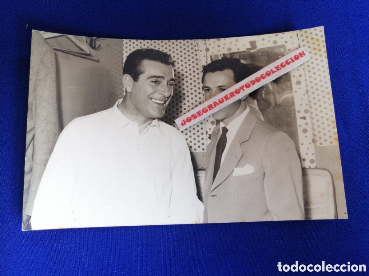 Cine: ACTOR C&Eacute;SAR DEL CAMPO CON PERIODISTA A&Ntilde;O 1961 FOTOGRAF&Iacute;A ANTIGUA CON SELLO FOTOGR&Aacute;FICO VALENCIA