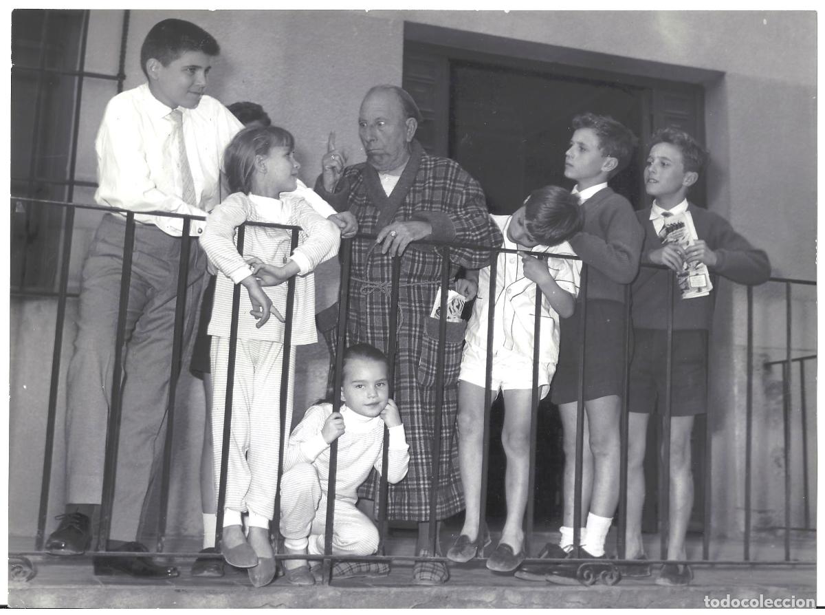 Kino: FJC 0672 JOSE ISBERT PEDRO MARI SANCHEZ LA GRAN FAMILIA ORIGINAL B/N ESPA&Ntilde;OLA