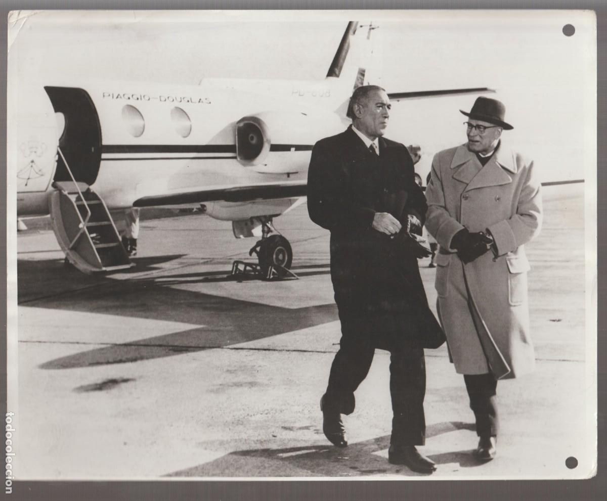 Cine: 1968 M.G.M ''LAS SANDALIAS DEL PESCADOR'' ANTHONY QUINN - QUINN Y EL PRESIDENTE RUSO - C21