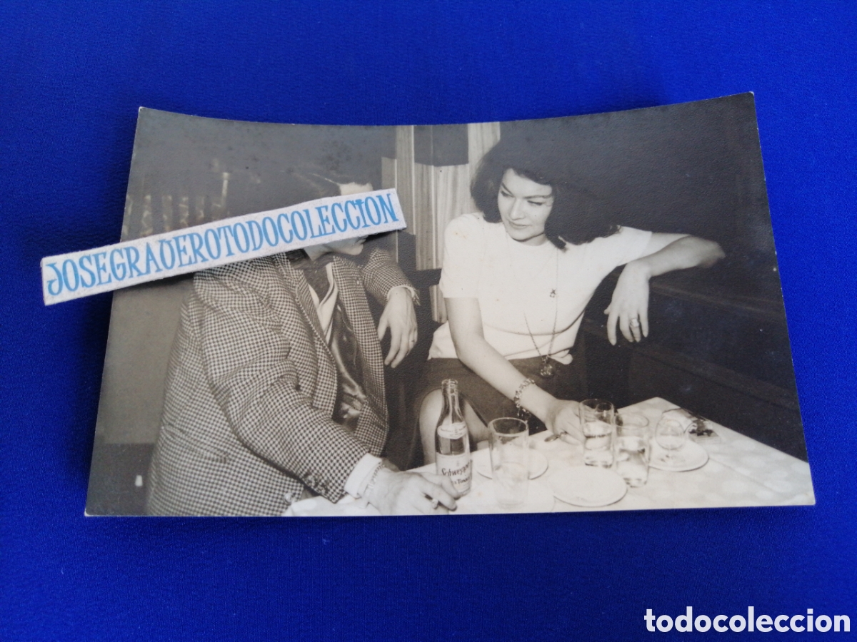 Kino: ACTRIZ CON PERIODISTA FOTOGRAF&Iacute;A ANTIGUA CON SELLO FOTOGR&Aacute;FICO FOTO RIBERA (VALENCIA)