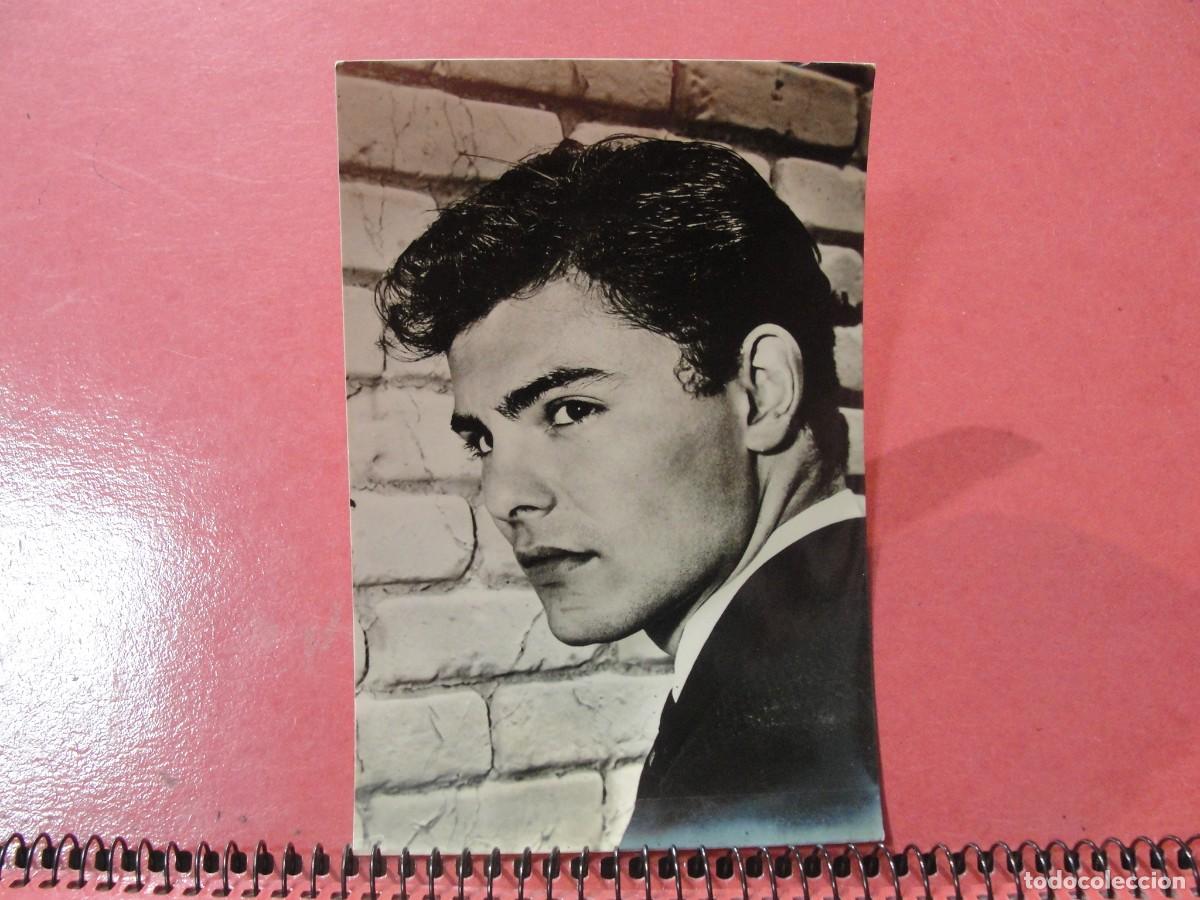 Cine: 154 - FOTO JOHN SAXON - 1961 - LOS SAQUEADORES - BUEN ESTADO