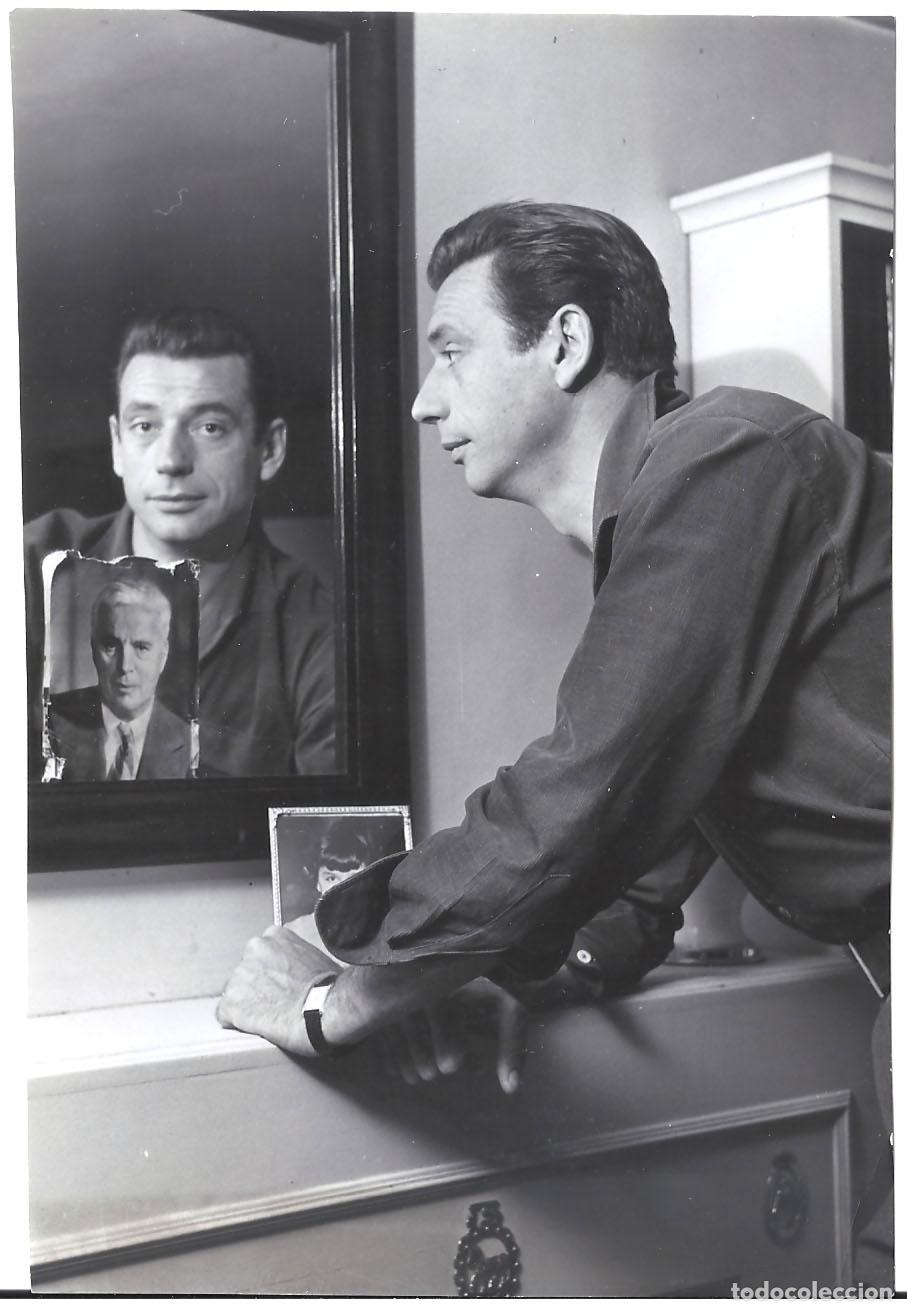 Cinema: FJC 0907 YVES MONTAND FOTO B/N ORIGINAL