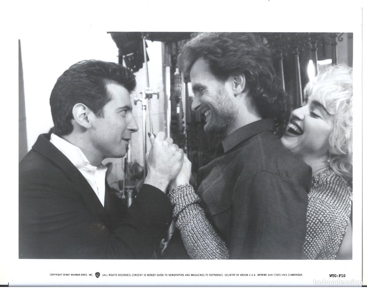 Cine: F35267 MADONNA GRIFFIN DUNNE QUIEN ES ESA CHICA PUMA FOTO B/N ORIGINAL AMERICANA