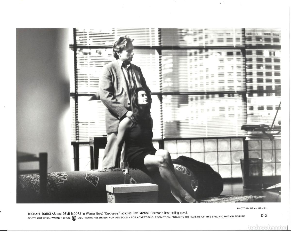 Cine: F35277 DEMI MOORE MICHAEL DOUGLAS ACOSO FOTO B/N ORIGINAL AMERICANA