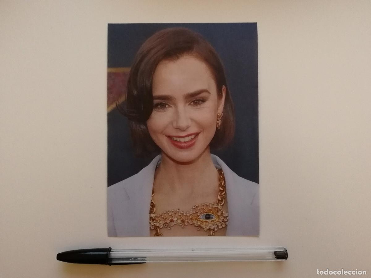 Cine: TARJETA ACARTONADA -10*15- Lily Collins - ALBUM