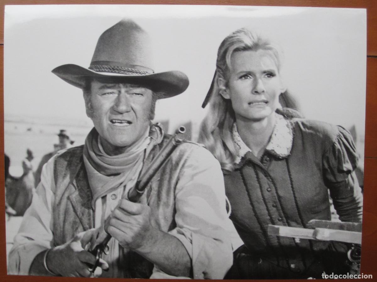 Cine: john wayne - foto b/n original - los indestructibles - Marian McCargo - Andrew V. McLaglen