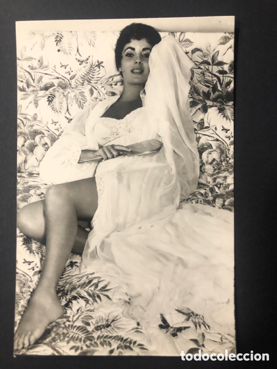 Cine: Antigua tarjeta postal de Elizabeth Taylor B