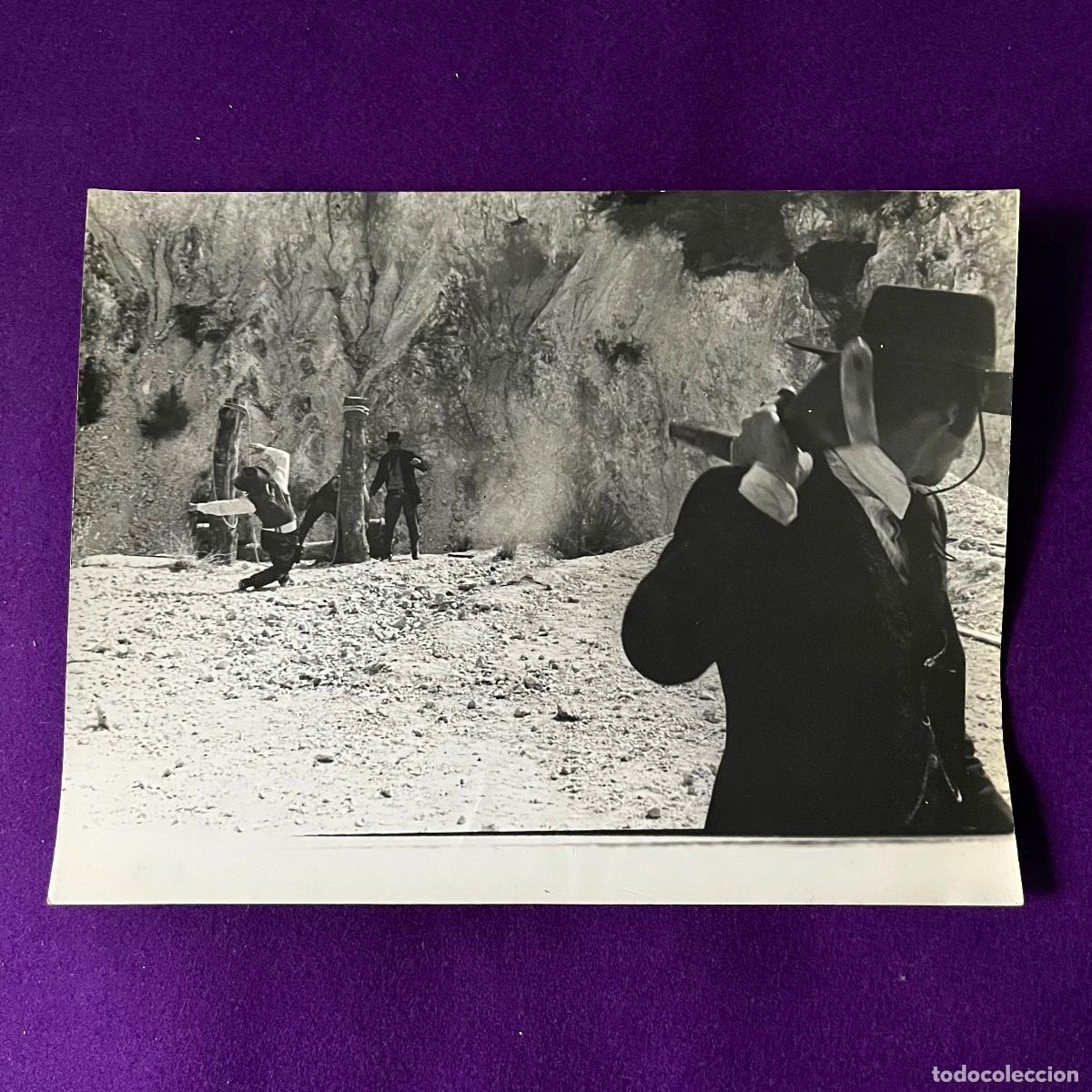Cinema: FOTOGRAMA FOTOGRAFICO DE PELICULA. BUEN FUNERAL, AMIGOS. CINE.