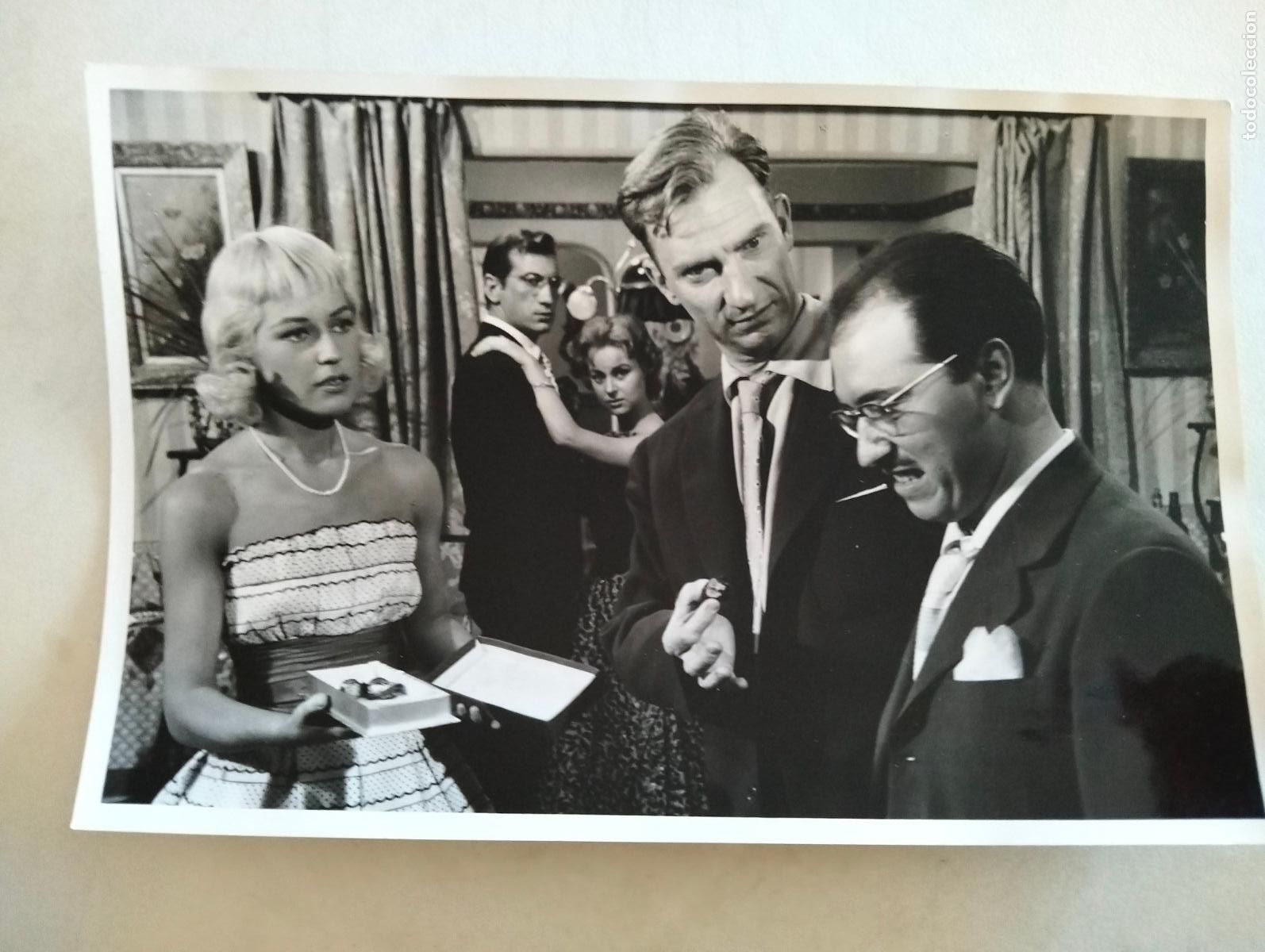 Cin&eacute;ma: FOTOGRAFIA PELICULA LAS MUCHACHAS DE AZUL, ANALIA GADE Y FERNANDO FERNAN GOMEZ, MEDIDAS 18X12 CM