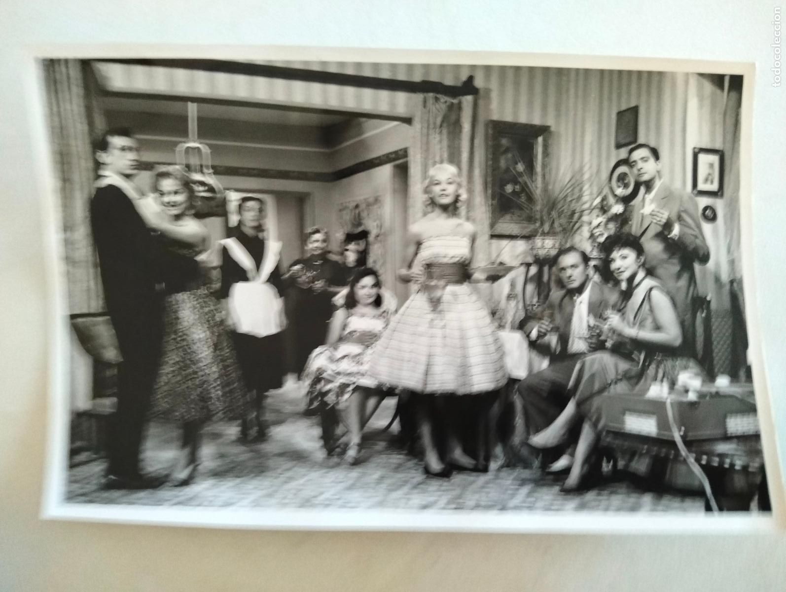 Cin&eacute;ma: FOTOGRAFIA PELICULA LAS MUCHACHAS DE AZUL, ANALIA GADE Y OTROS ACTORES, MEDIDAS 18X12 CM