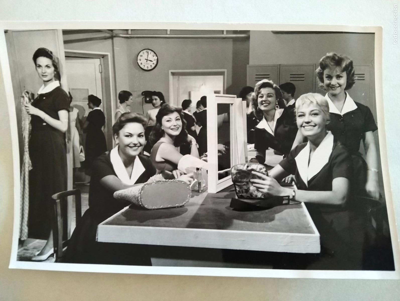 Cin&eacute;ma: FOTOGRAFIA PELICULA LAS MUCHACHAS DE AZUL, ANALIA GADE Y LICIA CALDERON, MEDIDAS 18X12 CM