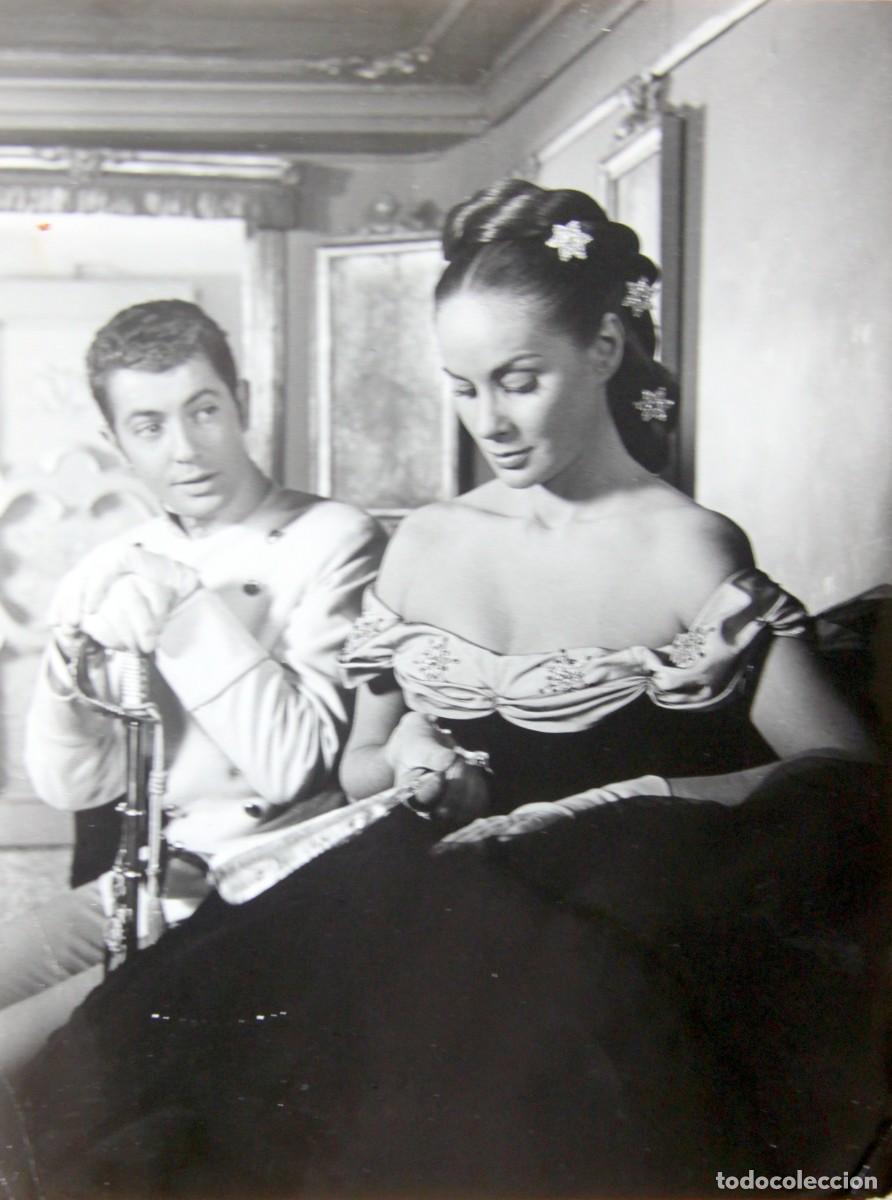 Cinema: FARLEY GRANGER & ALIDA VALLI: SENSO/VISCONTI - FOTO ORIGINAL B/N - 24 x 18 cm