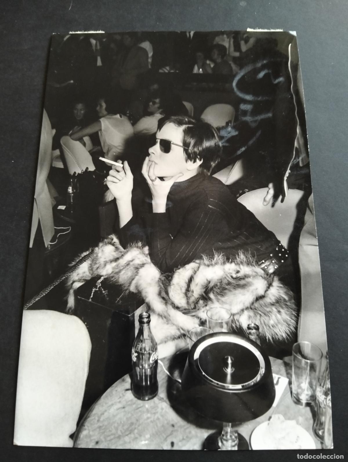 Cin&eacute;ma: GERALDINE CHAPLIN ACTRIZ EN HOTEL PALACE MADRID ANTIGUA FOTOGRAFIA ORIGINAL 12 X 18,5 CM