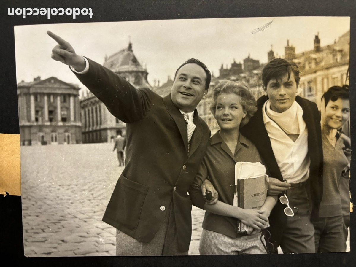 Cine: Foto original de Romy Schneider y Alain Delon en Versalles