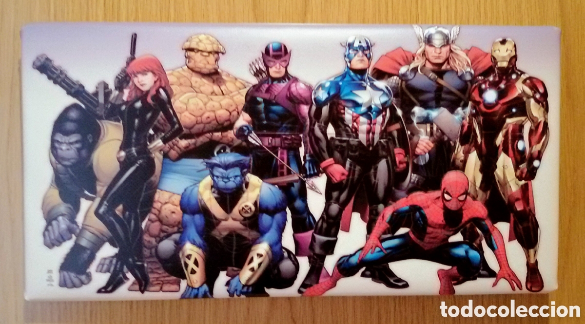 Cinema: Cuadro SUPERH&Eacute;ROES posando