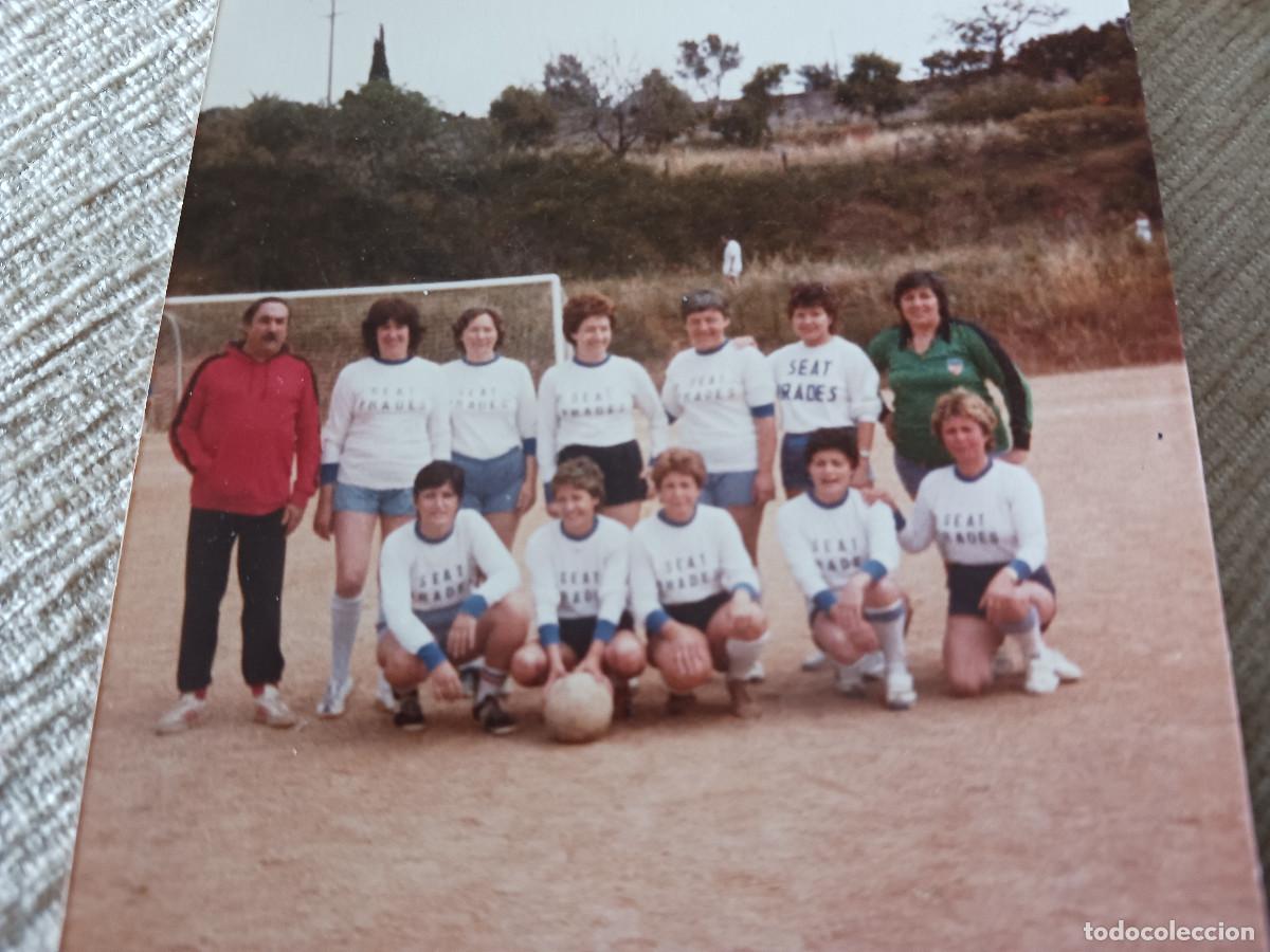 Cine: equipo de futbol femenino, seat prades, entrenador Alfred Lucchetti, 13 x 9 cm.
