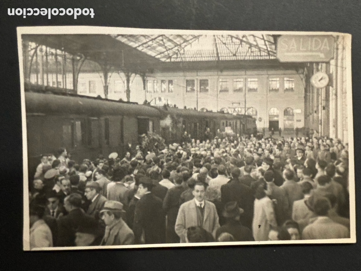 Cinema: Foto estaci&oacute;n del norte Madrid llegada de restos del escritor Eduardo marquina foto Contreras