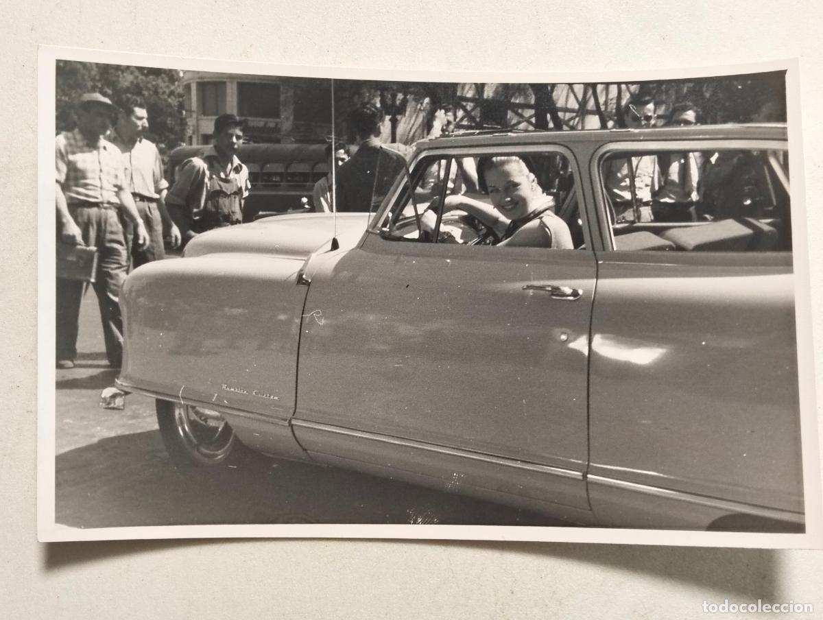 Cine: ANTIGUA FOTOGRAFIA ANALIA GADE CONDUCIENDO, MEDIDAS 13,5 X 8,5 CM