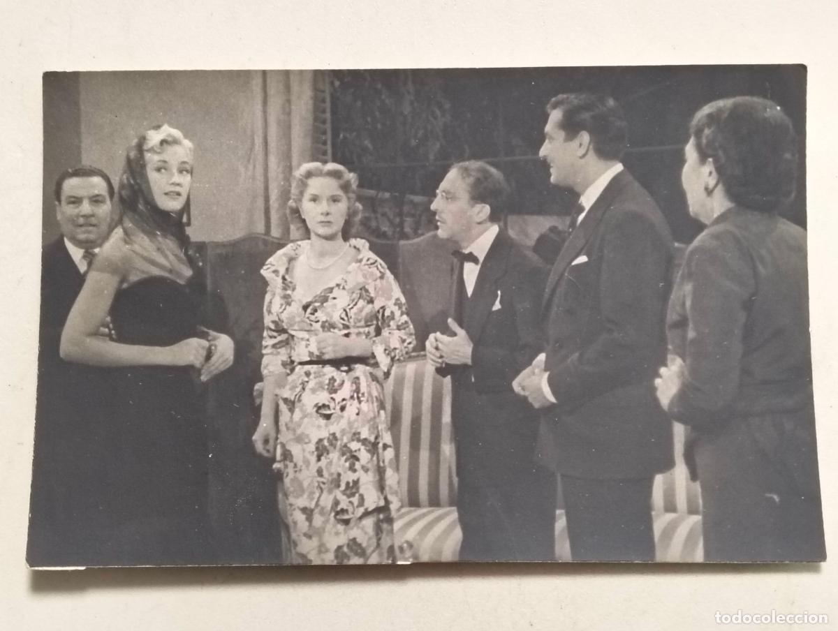 Cine: ANTIGUA FOTOGRAFIA ANALIA GADE CON ALBERTO CLOSAS, A&Ntilde;O 1951, MEDIDAS 13,5 X 9 CM