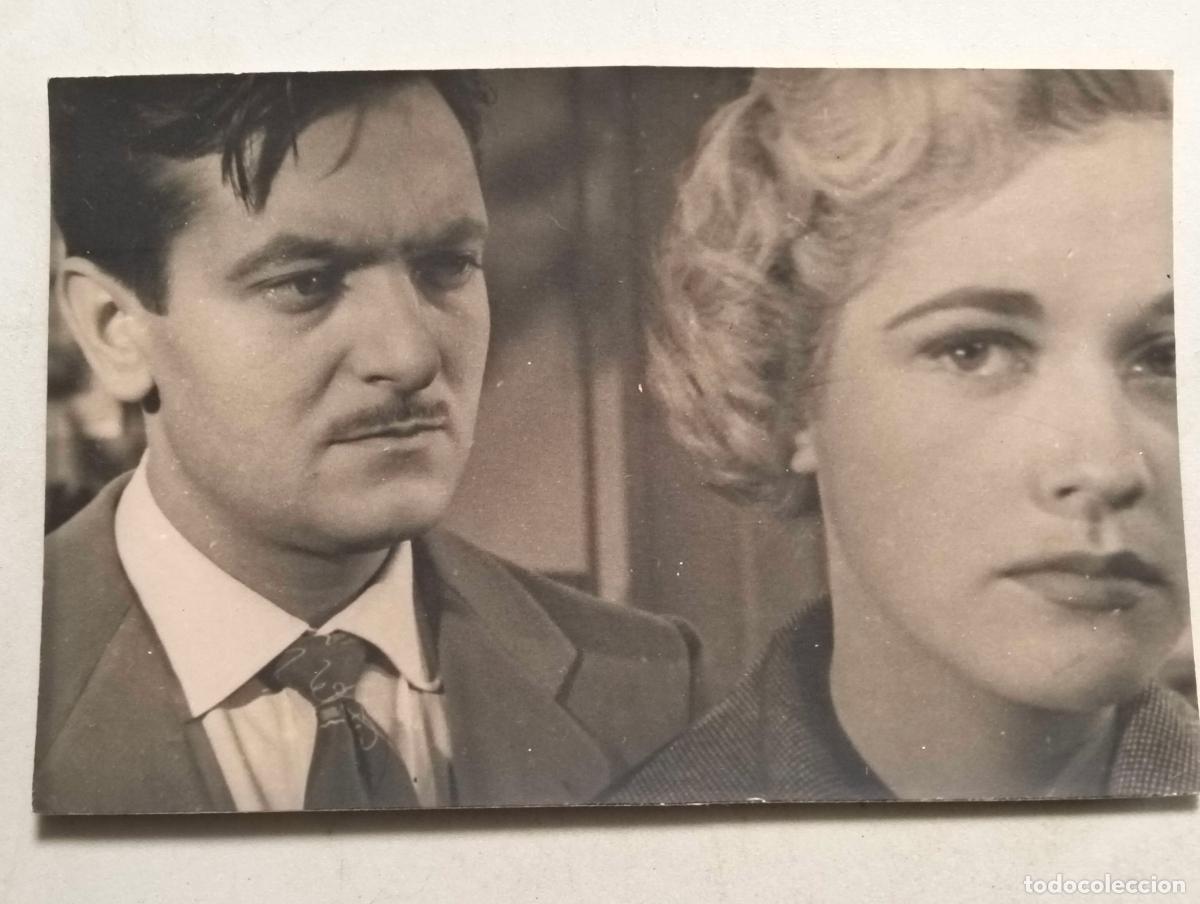 Cine: ANTIGUA FOTOGRAFIA ANALIA GADE CON ALBERTO CLOSAS, A&Ntilde;O 1951, MEDIDAS 13,5 X 9 CM