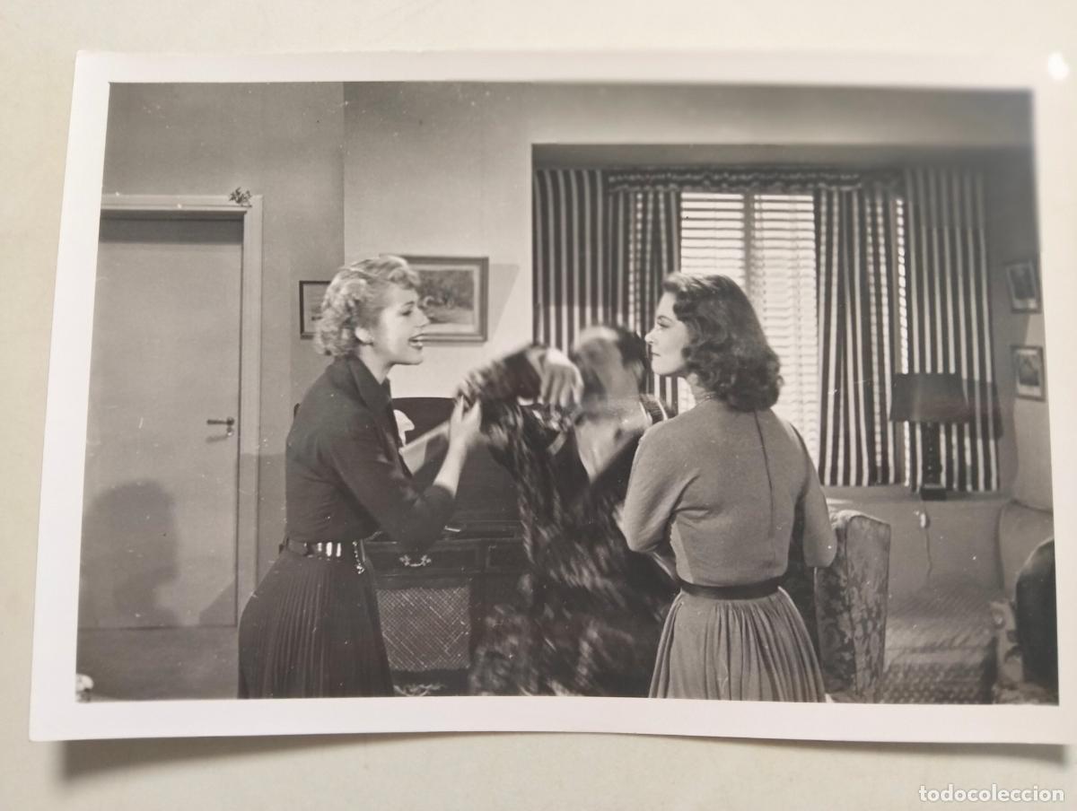 Cine: ANTIGUA FOTOGRAFIA ANALIA GADE EN LA ESCENA DE UNA PELICULA, MEDIDAS 18 X 12 CM