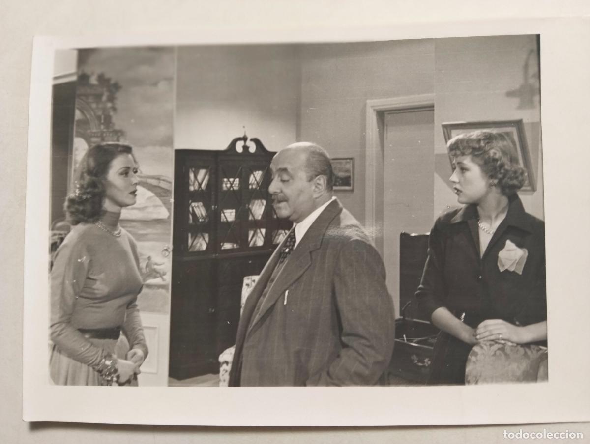 Cine: ANTIGUA FOTOGRAFIA ANALIA GADE CON COMPA&Ntilde;EROS, MEDIDAS 17 X 12 CM