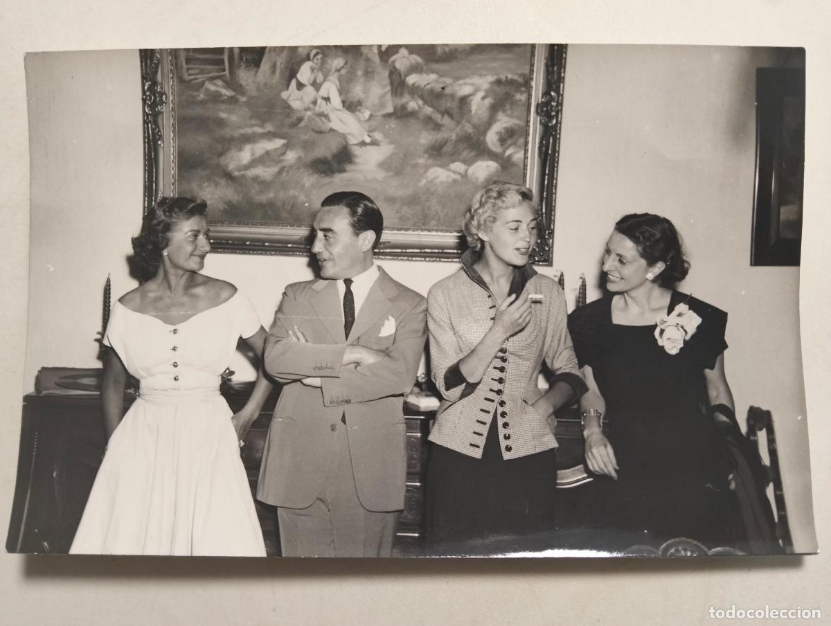 Cine: ANTIGUA FOTOGRAFIA ANALIA GADE CON COMPA&Ntilde;EROS, MEDIDAS 18 X 12 CM