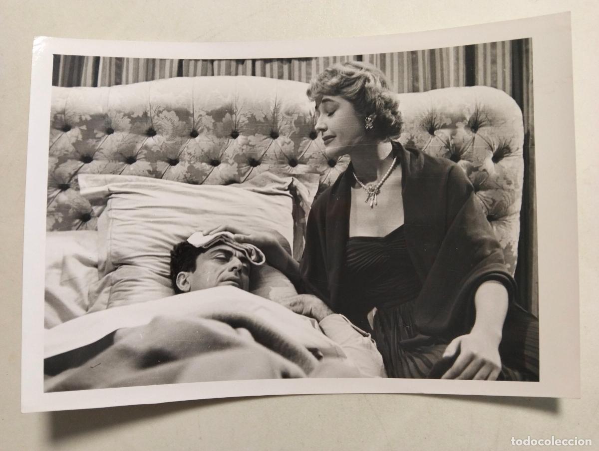 Cine: ANTIGUA FOTOGRAFIA ANALIA GADE CUIDANDO UN COPA&Ntilde;ERO, MEDIDAS 17,5 X 12 CM