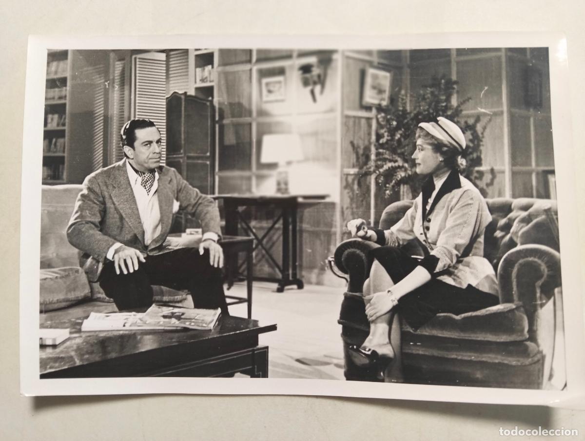 Cine: ANTIGUA FOTOGRAFIA ANALIA GADE CON UN COMPA&Ntilde;ERO, MEDIDAS 17,5 X 12 CM