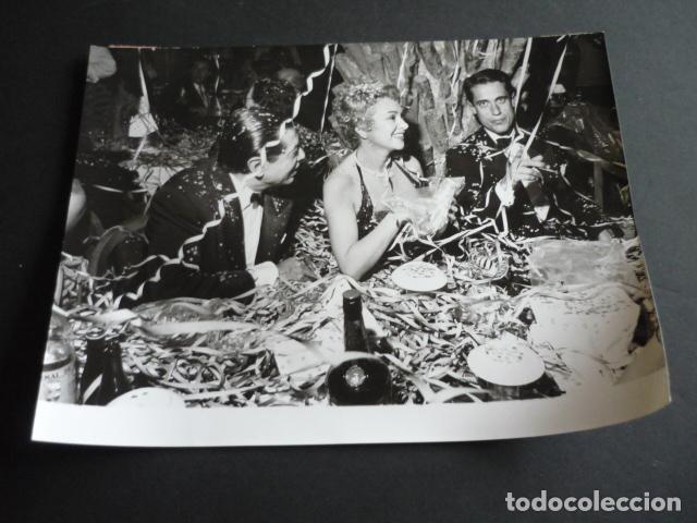 Cine: MARTINE CAROL ACTRIZ EN EL CARNAVAL DE ESTORIL PORTUGAL ANTIGUA FOTOGRAFIA 18 X 24 CM