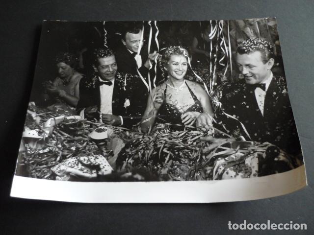 Cine: MARTINE CAROL ACTRIZ EN EL CARNAVAL DE ESTORIL PORTUGAL ANTIGUA FOTOGRAFIA 18 X 24 CM